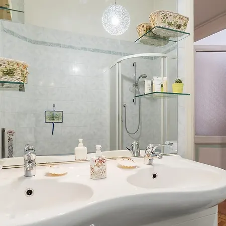 아파트 Flower's Market - Charme Holidays *